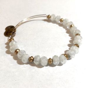 ✨Vintage Treasure Beaded Bangle